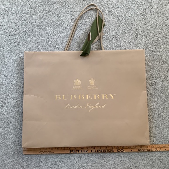 Burberry Shopping Bag (authentic) - Picture 14 of 14